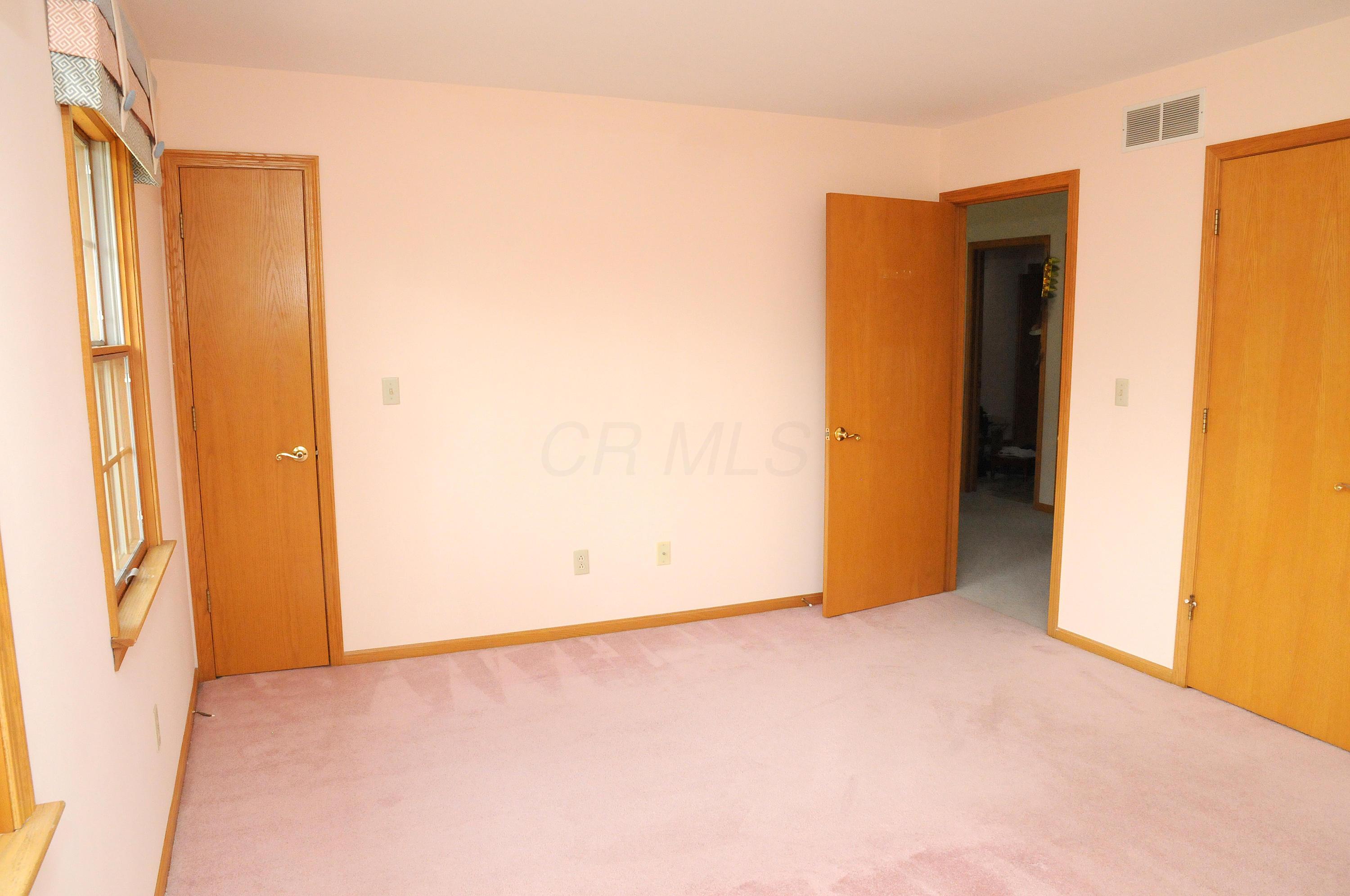 8800 Clinton Road Cambridge, OH 43725 - Photo 19 of 63