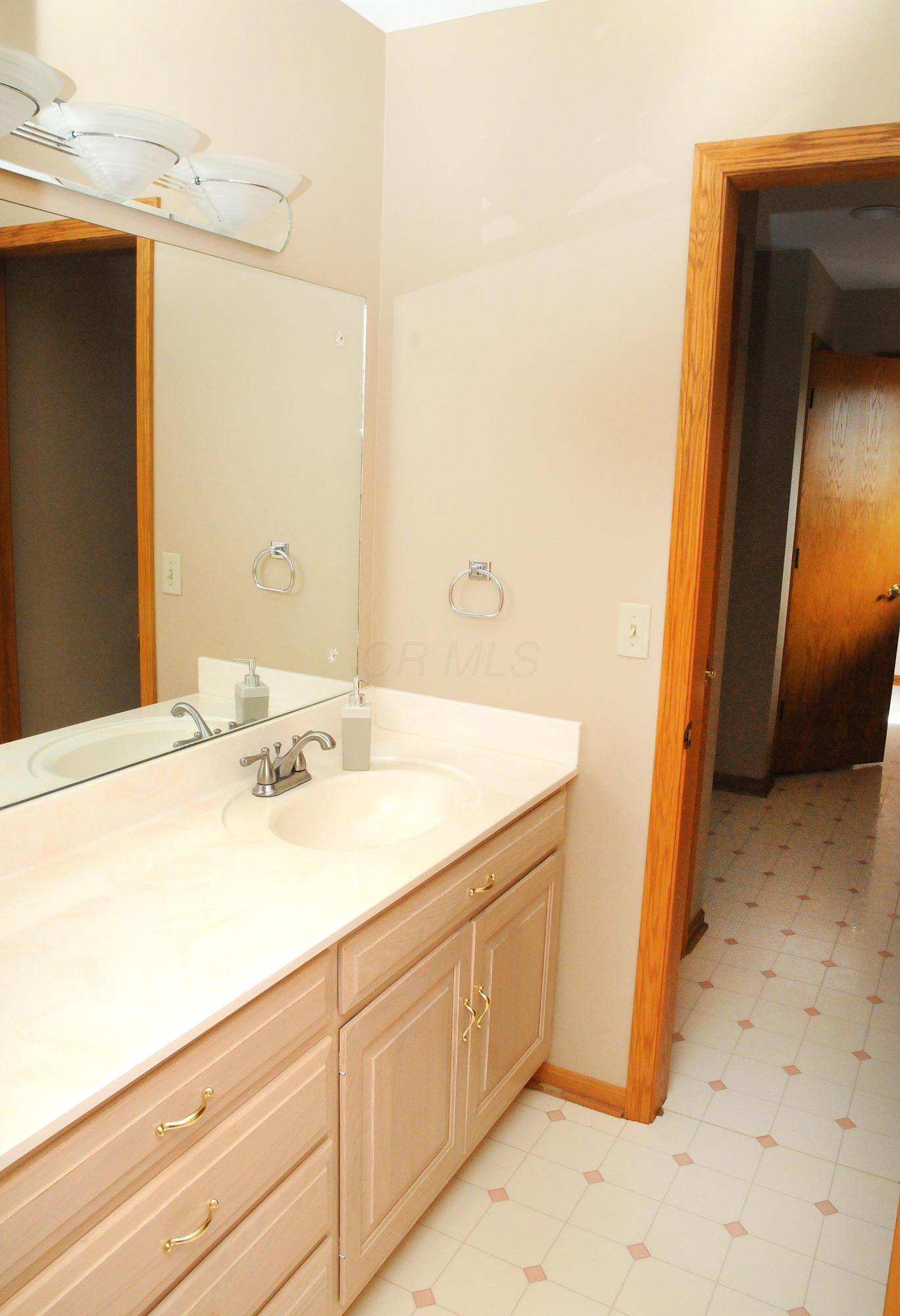 8800 Clinton Road Cambridge, OH 43725 - Photo 20 of 63