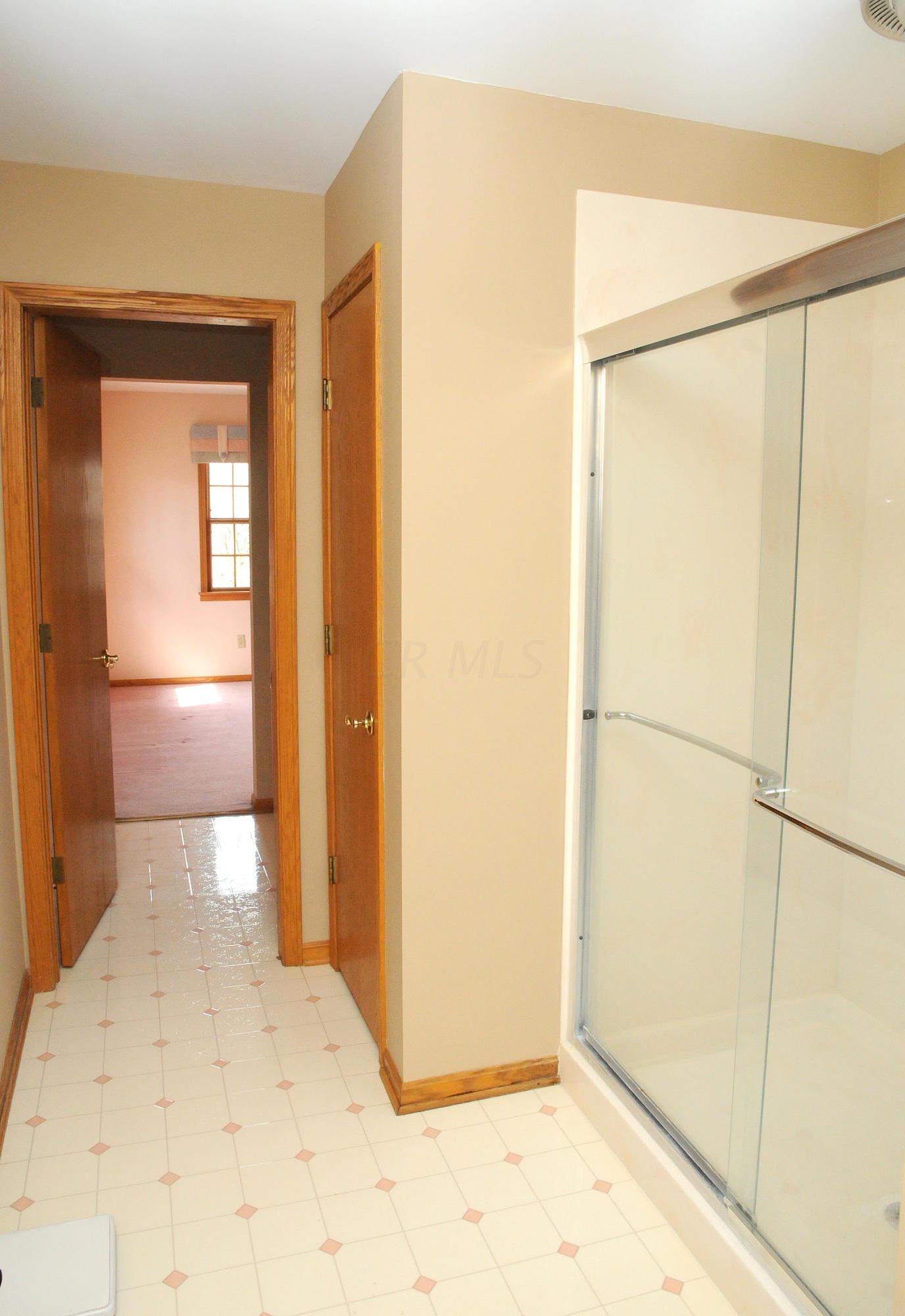 8800 Clinton Road Cambridge, OH 43725 - Photo 22 of 63