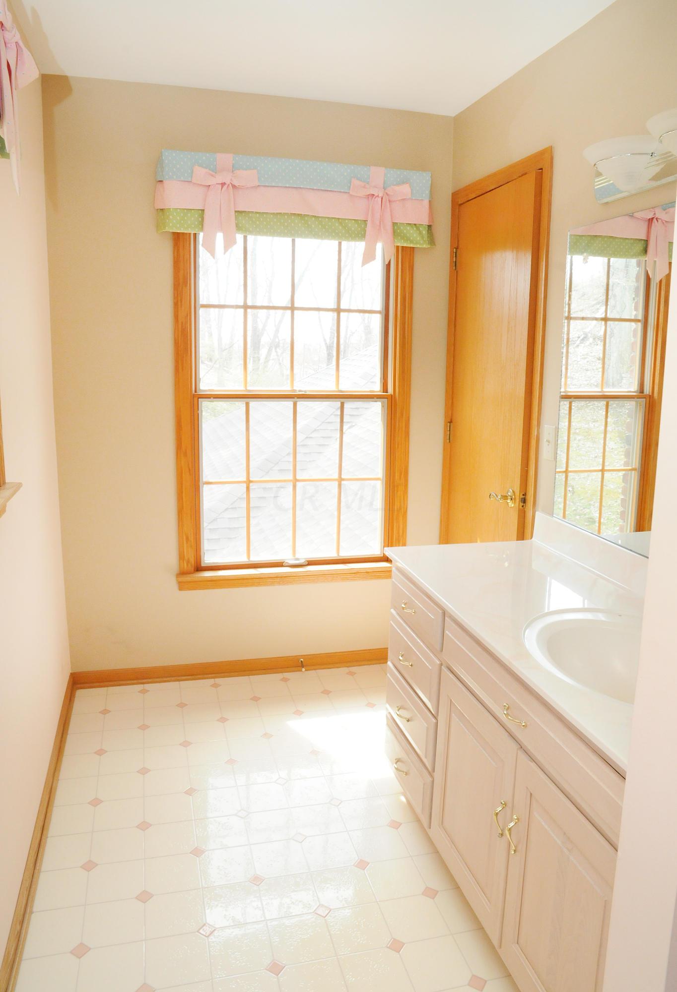 8800 Clinton Road Cambridge, OH 43725 - Photo 23 of 63