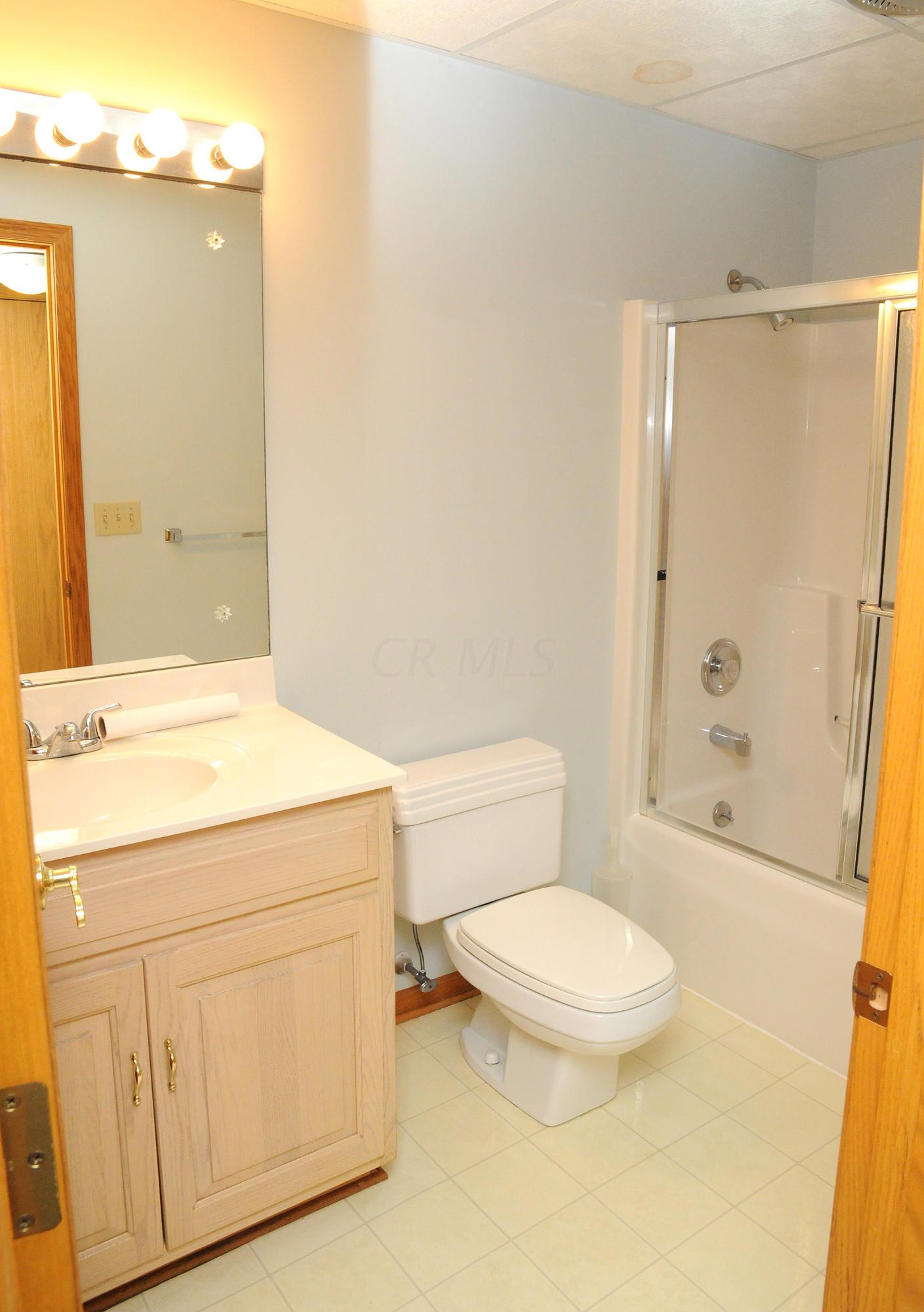 8800 Clinton Road Cambridge, OH 43725 - Photo 38 of 63
