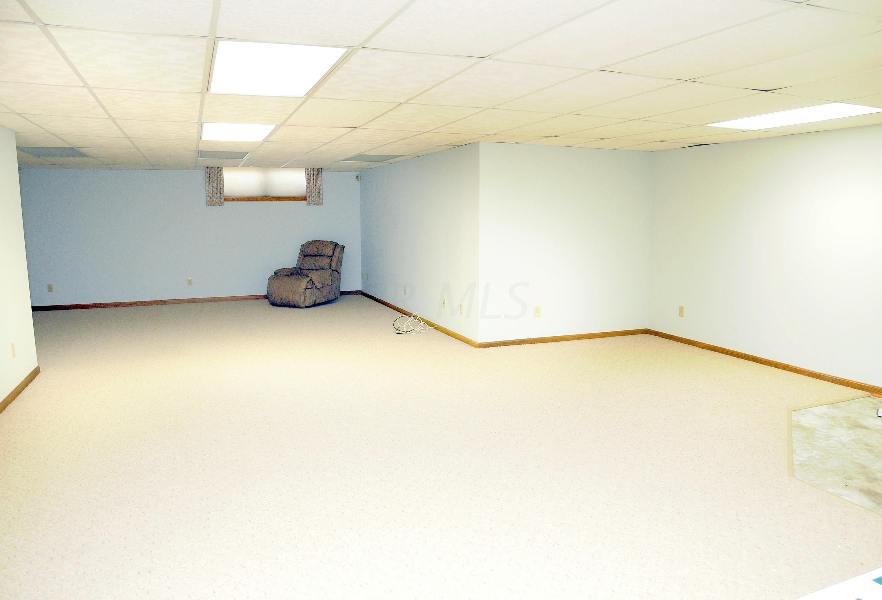 8800 Clinton Road Cambridge, OH 43725 - Photo 42 of 63