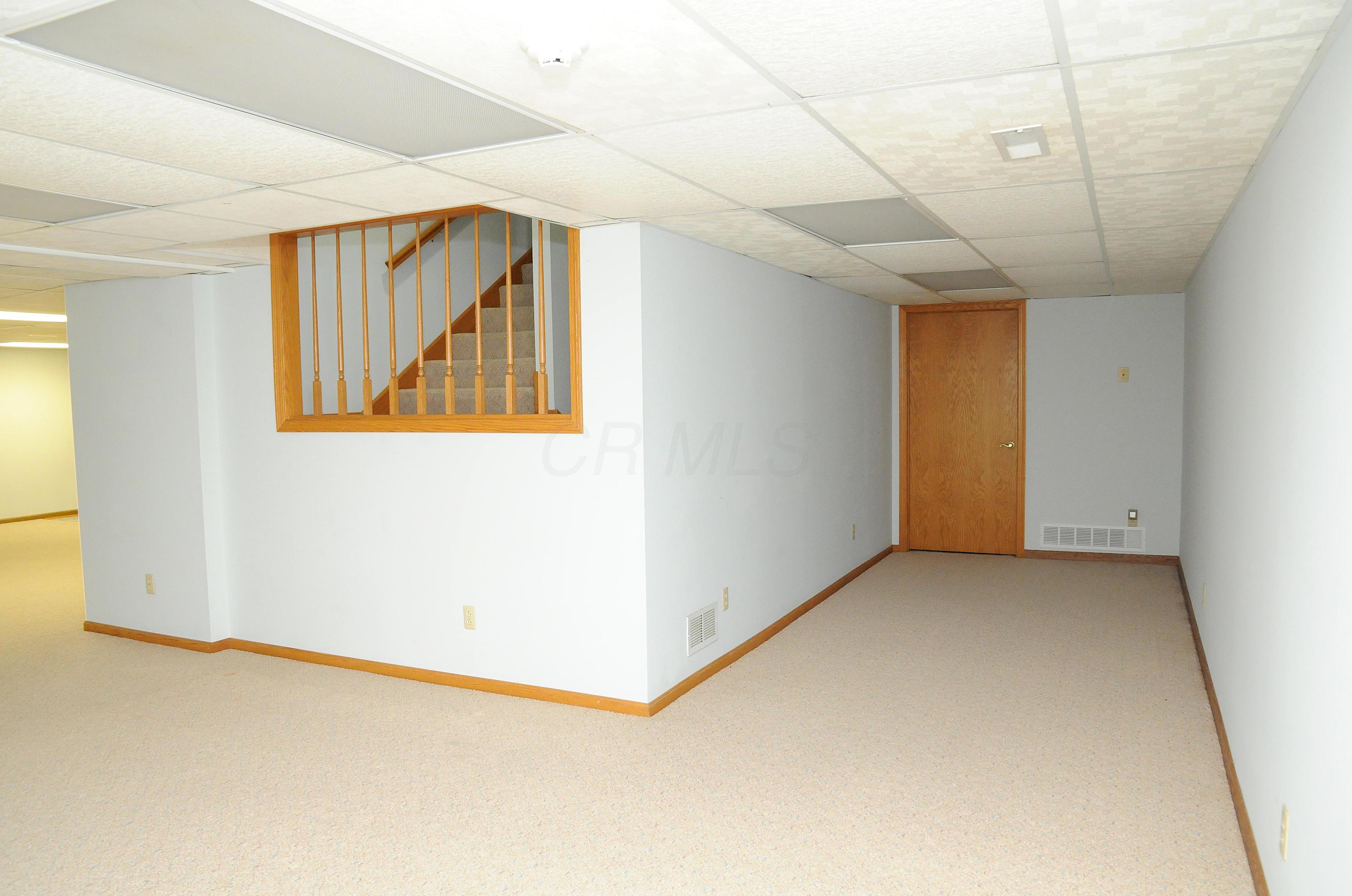 8800 Clinton Road Cambridge, OH 43725 - Photo 44 of 63