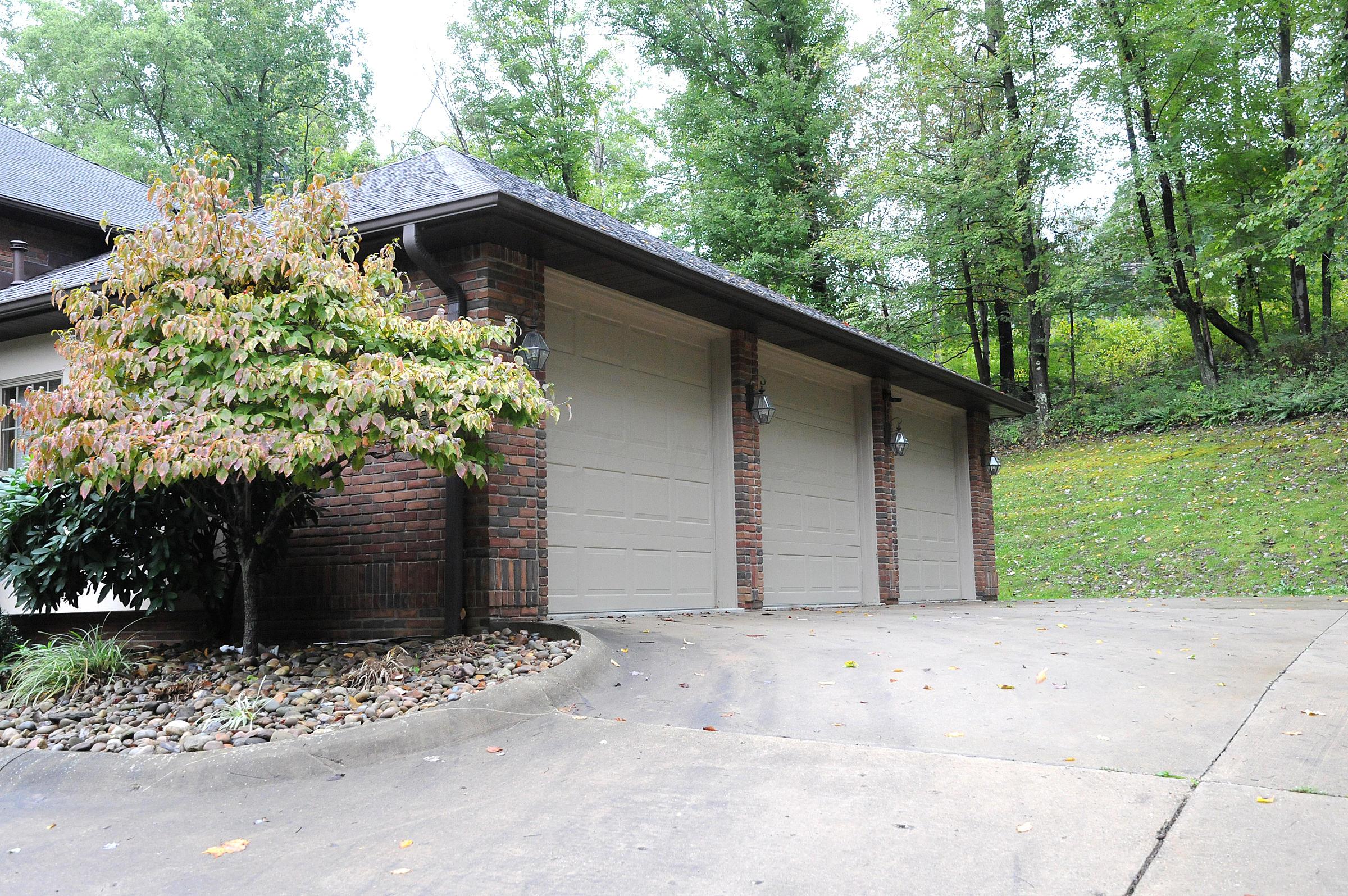 8800 Clinton Road Cambridge, OH 43725 - Photo 55 of 63