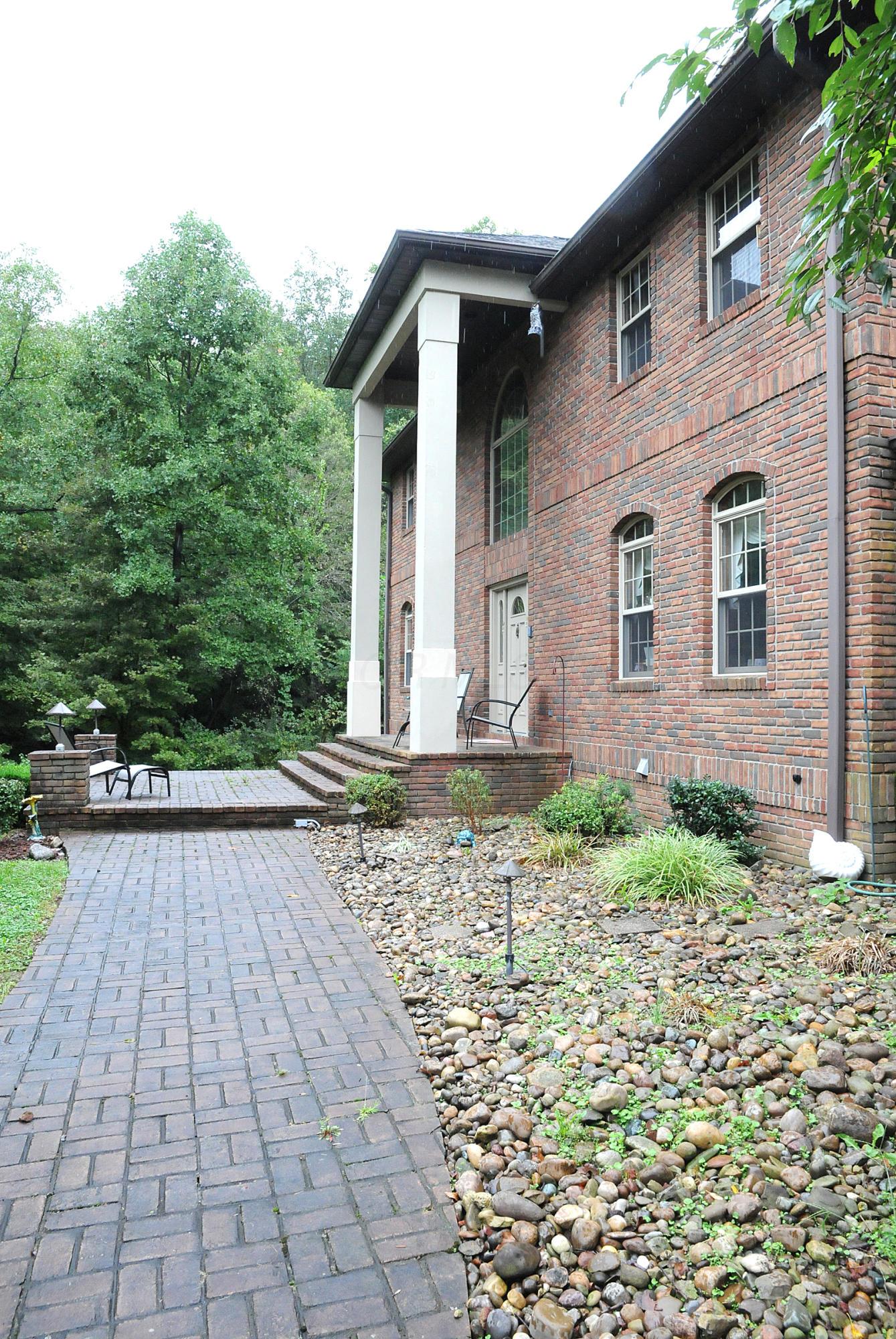 8800 Clinton Road Cambridge, OH 43725 - Photo 6 of 63
