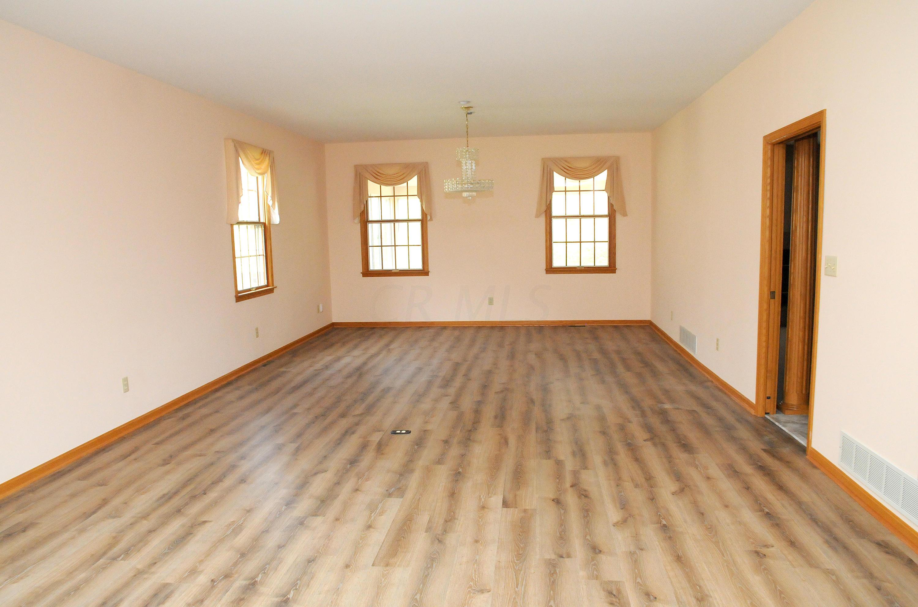 8800 Clinton Road Cambridge, OH 43725 - Photo 10 of 63