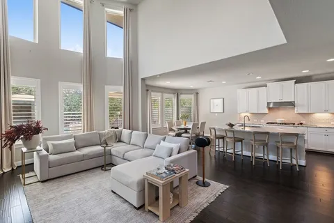 $950,000 | 15504 Cabrillo Way, Austin, TX 78738