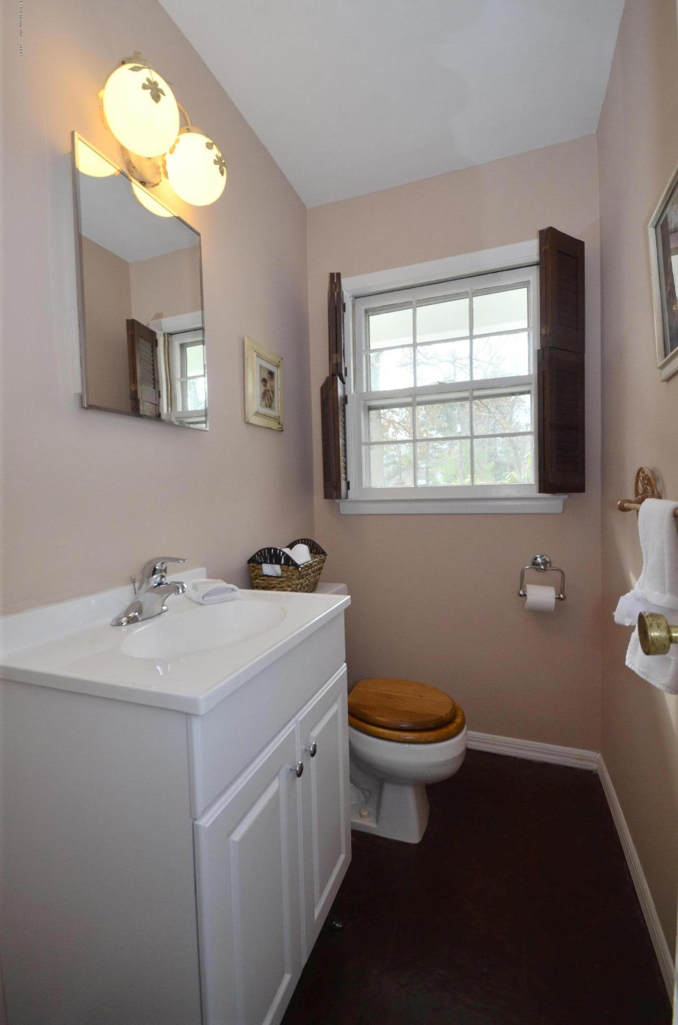 4 Rhea Road Middletown, NJ 07758 - Photo 11 of 18 _SPL0864