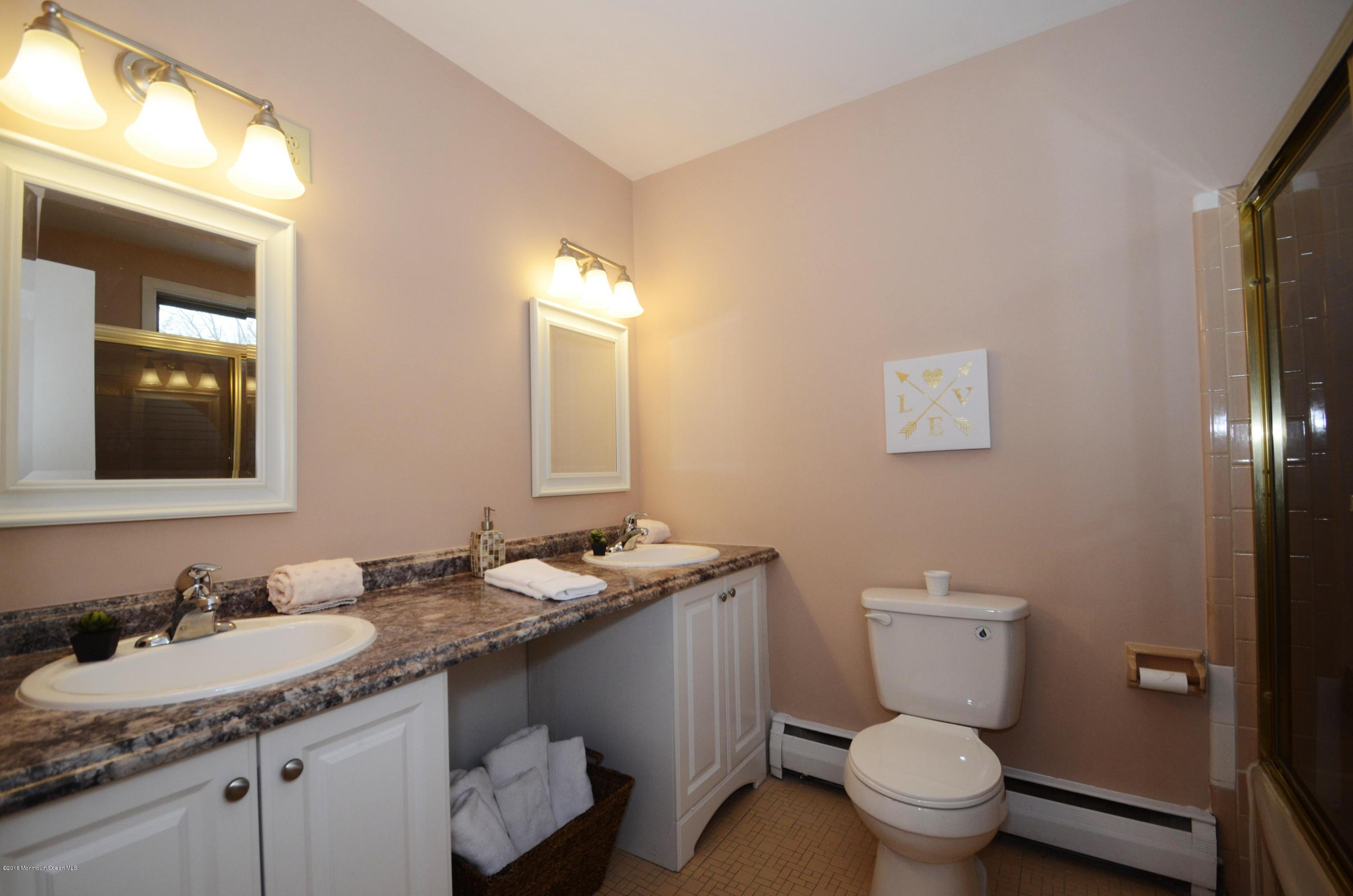 4 Rhea Road Middletown, NJ 07758 - Photo 9 of 18 _SPL0860