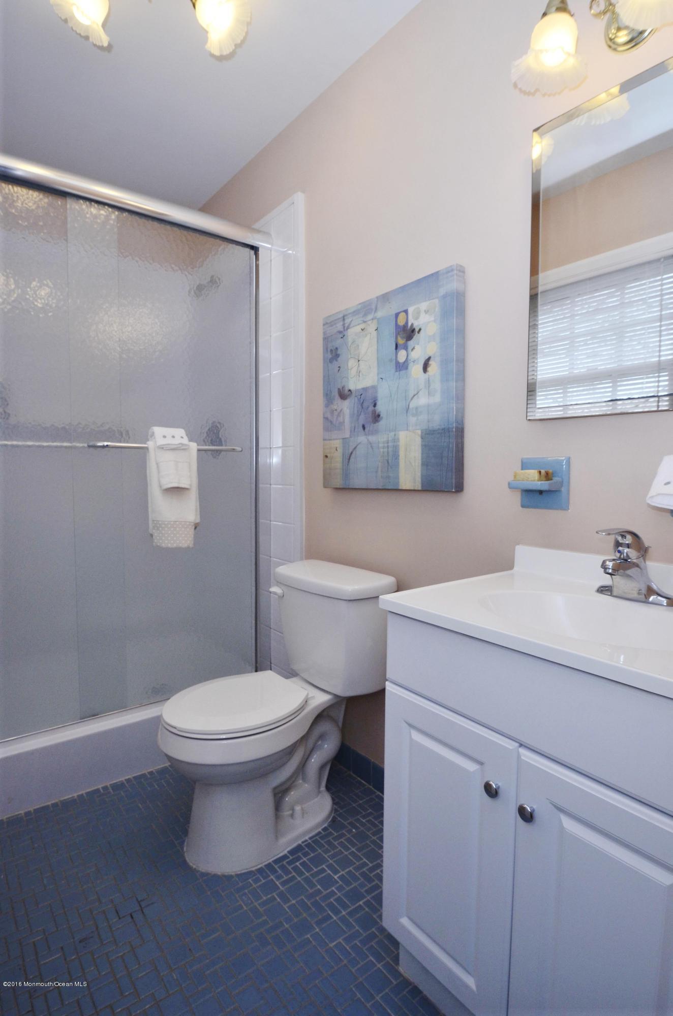 4 Rhea Road Middletown, NJ 07758 - Photo 10 of 18 _SPL0914
