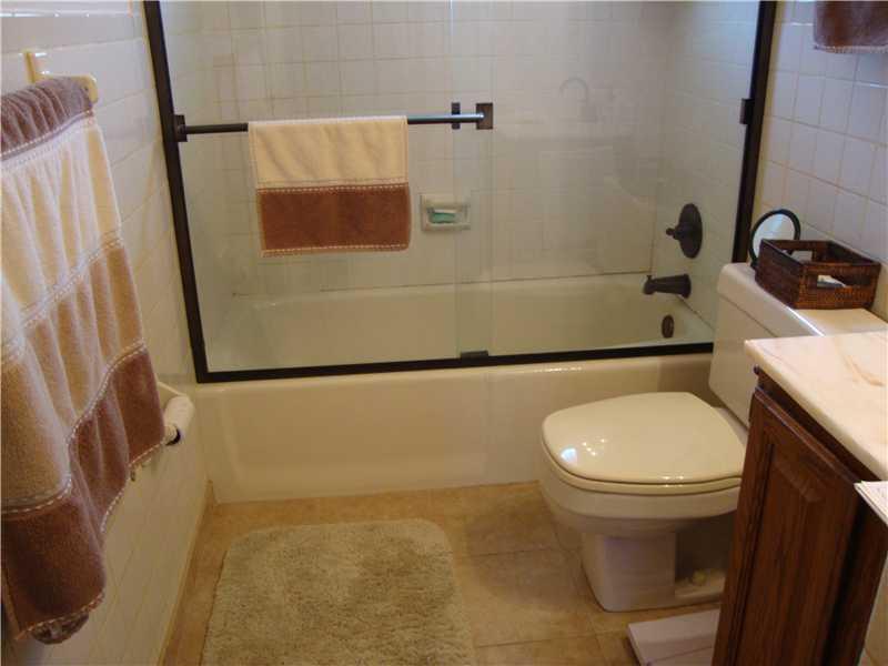 11761 McKee Road North Huntingdon, PA 15642 - Photo 8 of 12 Full Bath.