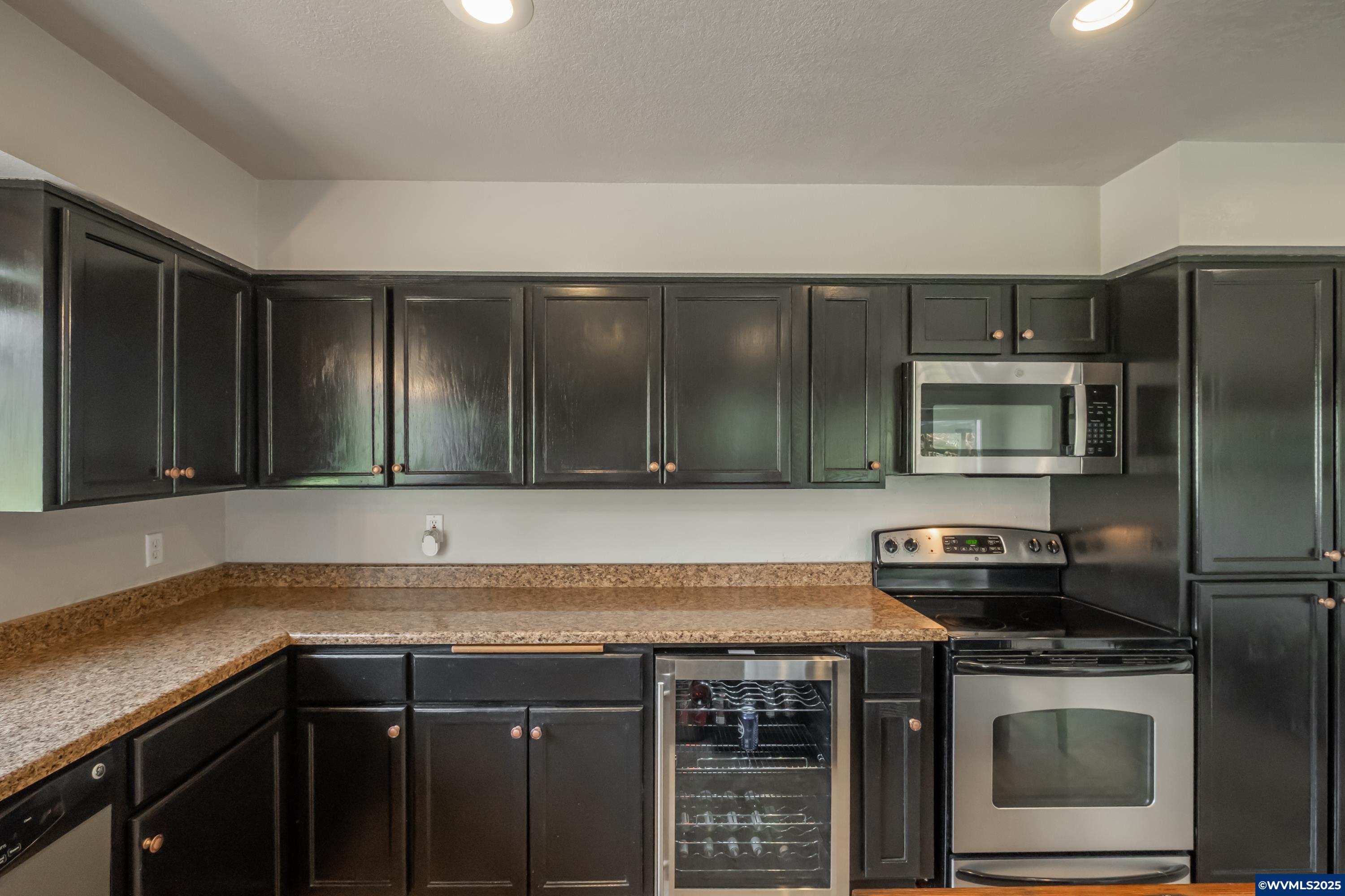 1021 Mountain View Road Sweet Home, OR 97386 - Photo 14 of 50 Gallery Image 14