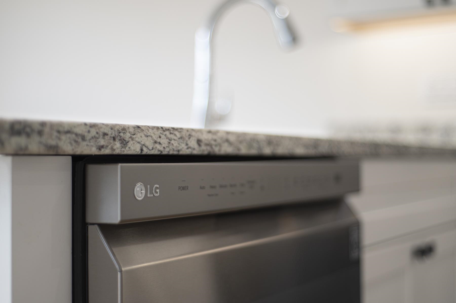 7 Autumn Lane Raymond, NH 03077 - Photo 8 of 28