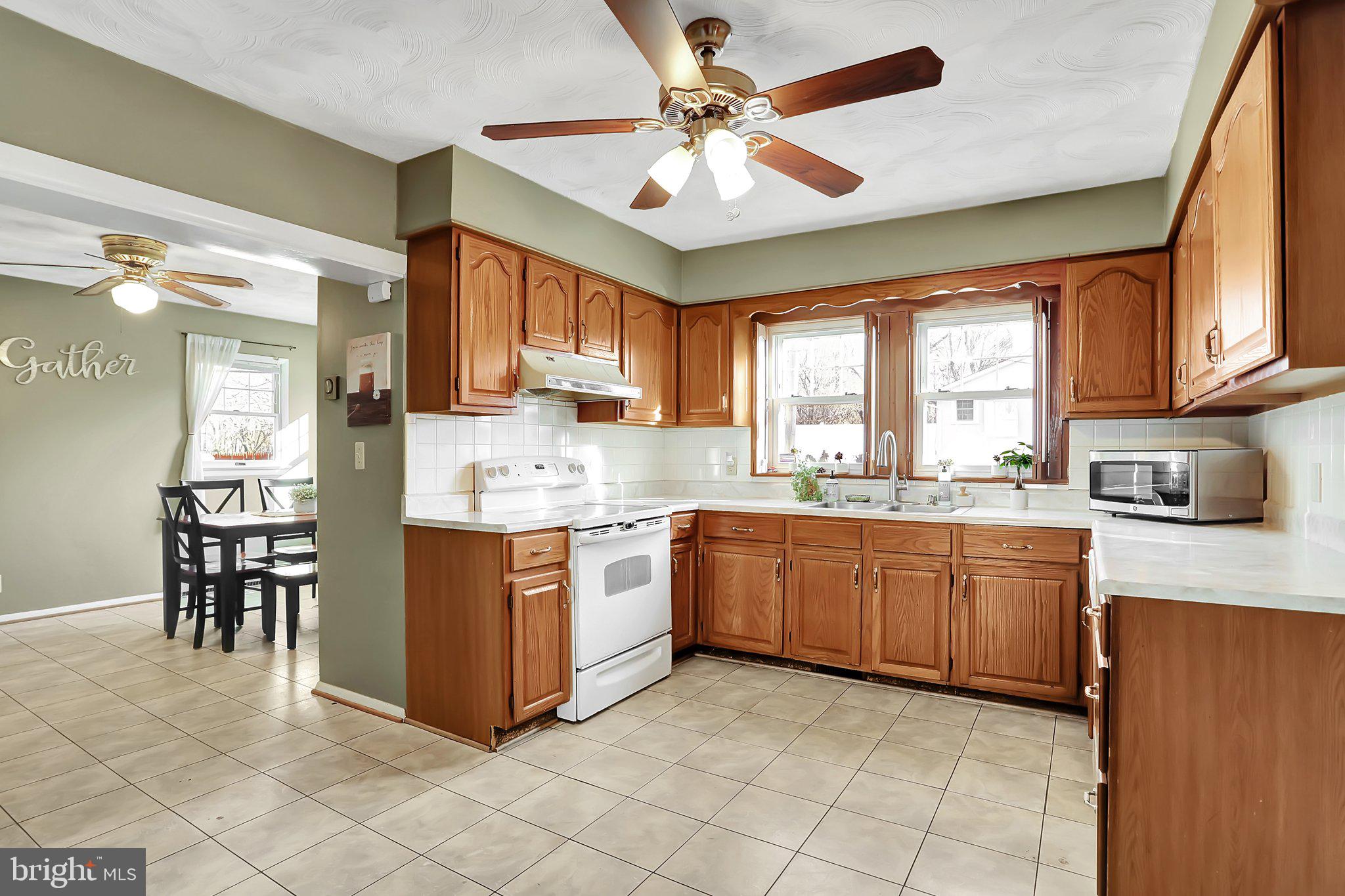 401 North Preston Street Ranson, WV 25438 - Photo 14 of 50 Kitchen opens to breakfast area