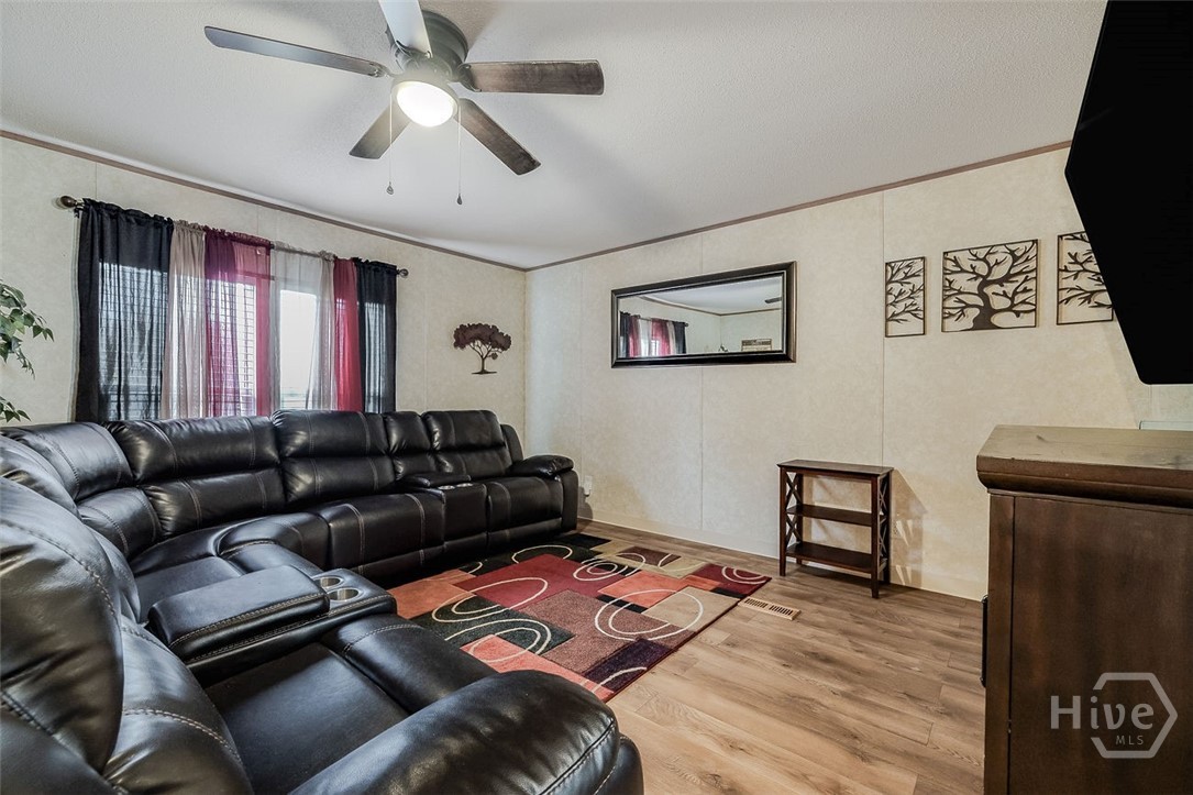 640 West 3rd Street Springfield, GA 31329 - Photo 16 of 39