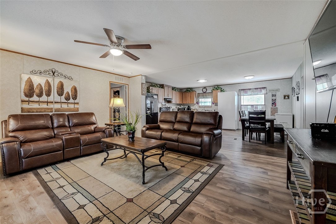 640 West 3rd Street Springfield, GA 31329 - Photo 4 of 39