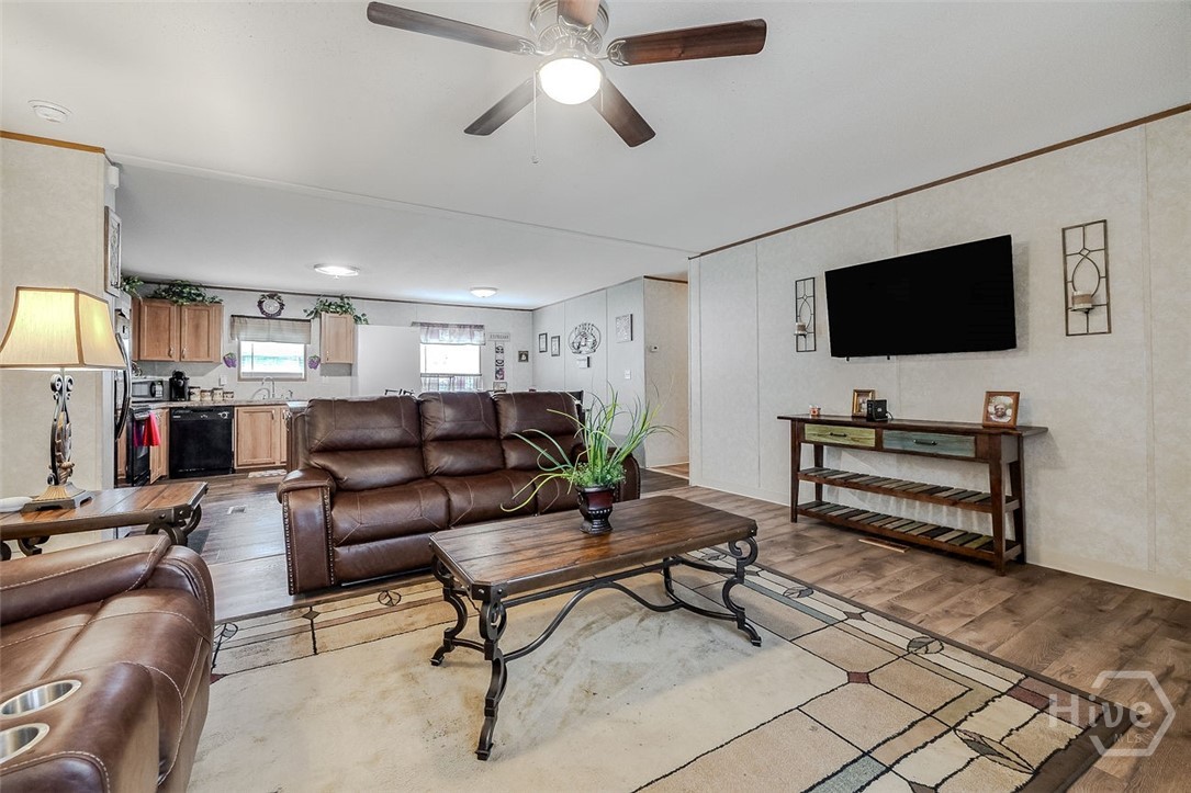 640 West 3rd Street Springfield, GA 31329 - Photo 5 of 39