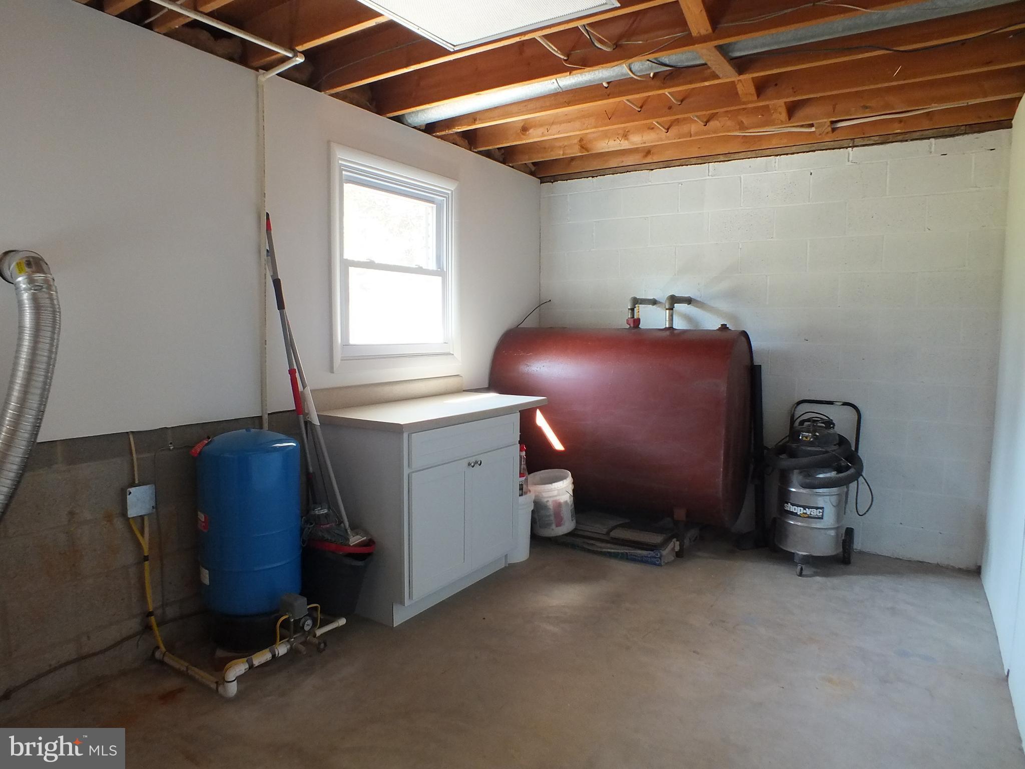 2130 Coon Club Road Westminster, MD 21157 - Photo 22 of 29 Laundry / utility room