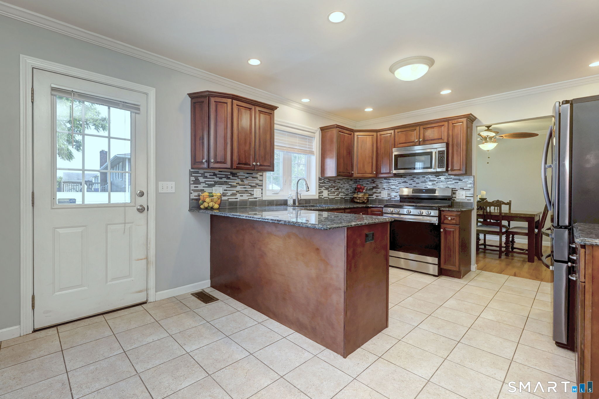 126 Silver Sands Road East Haven, CT 06512 - Photo 15 of 40