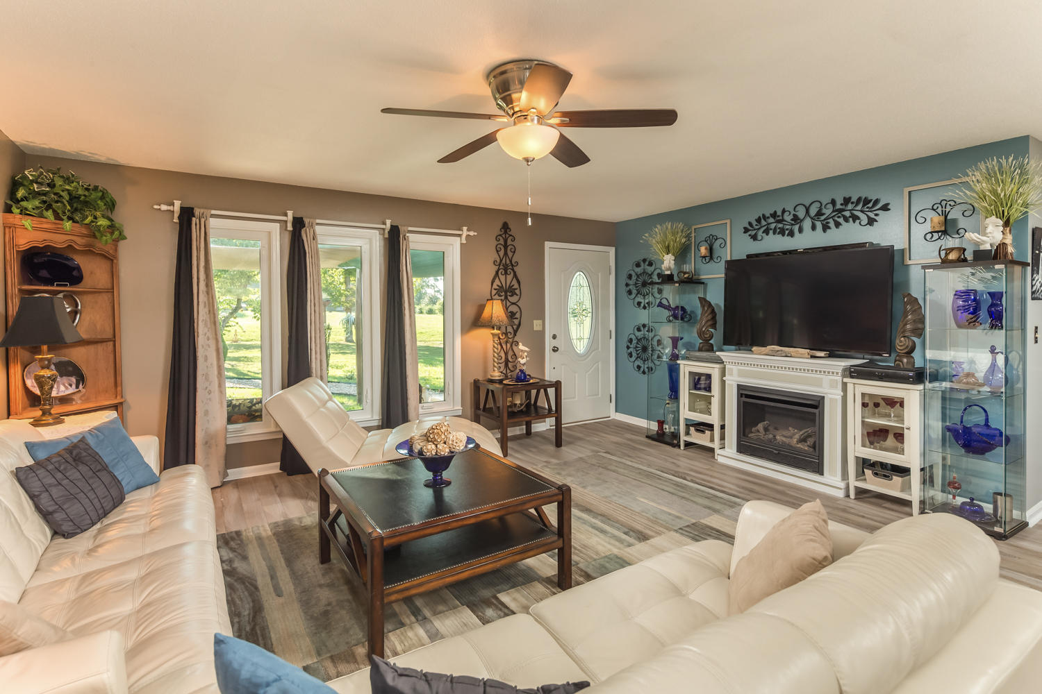 1008 Cedar Springs Road Southeast Cleveland, TN 37323 - Photo 5 of 19 Living Room