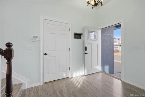 a view of empty room with closet