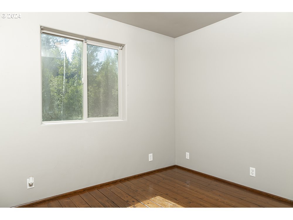 1285 North Frontage Road Wolf Creek, OR 97497 - Photo 16 of 39