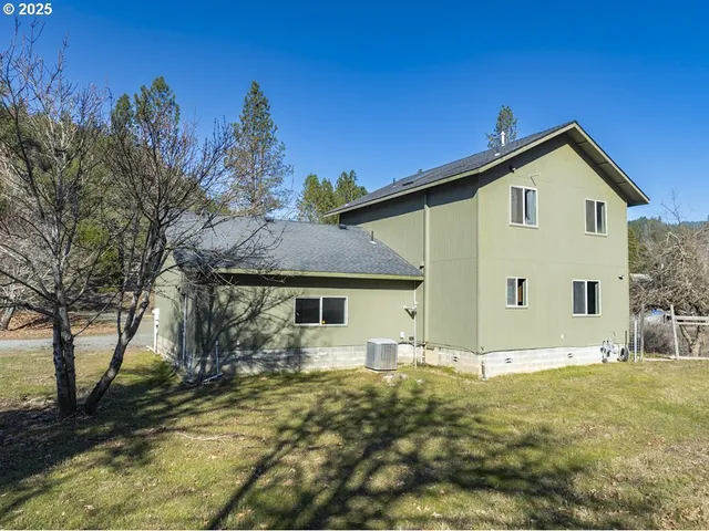$375,000 | 1285 North Frontage Road, Wolf Creek, OR 97497
