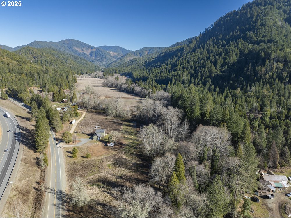 1285 North Frontage Road Wolf Creek, OR 97497 - Photo 26 of 39