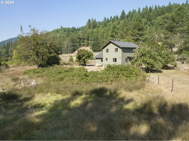 $375,000 | 1285 North Frontage Road, Wolf Creek, OR 97497