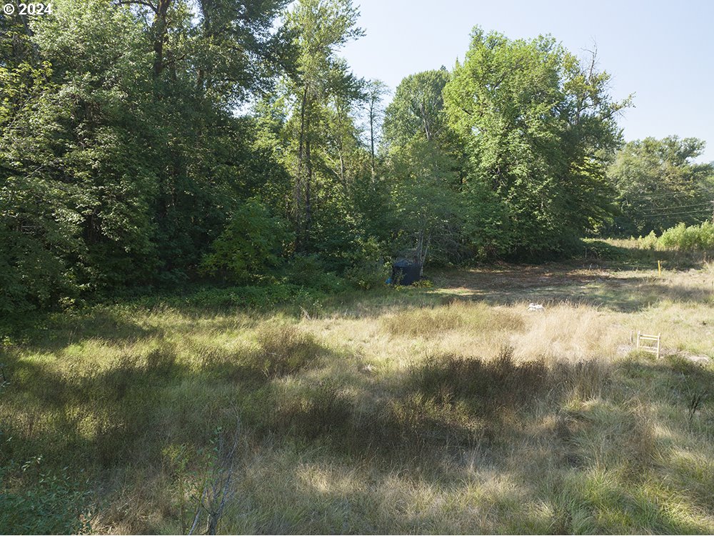 1285 North Frontage Road Wolf Creek, OR 97497 - Photo 32 of 39