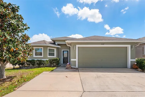 $305,000 | 2037 Lakeridge Drive, Winter Haven, FL 33881
