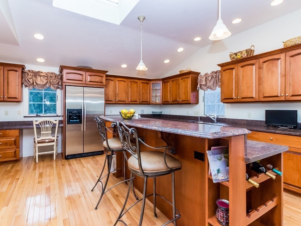42 Davis Farm Road Ashland, MA 01721 - Photo 3 of 34 Gallery Image 3