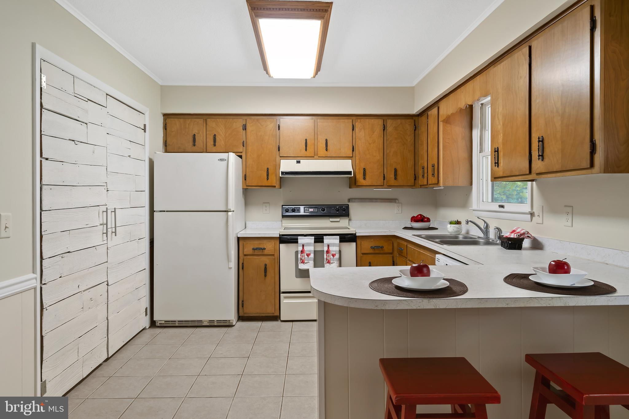 12832 Jarvis Road Bishopville, MD 21813 - Photo 5 of 32 Counter seating