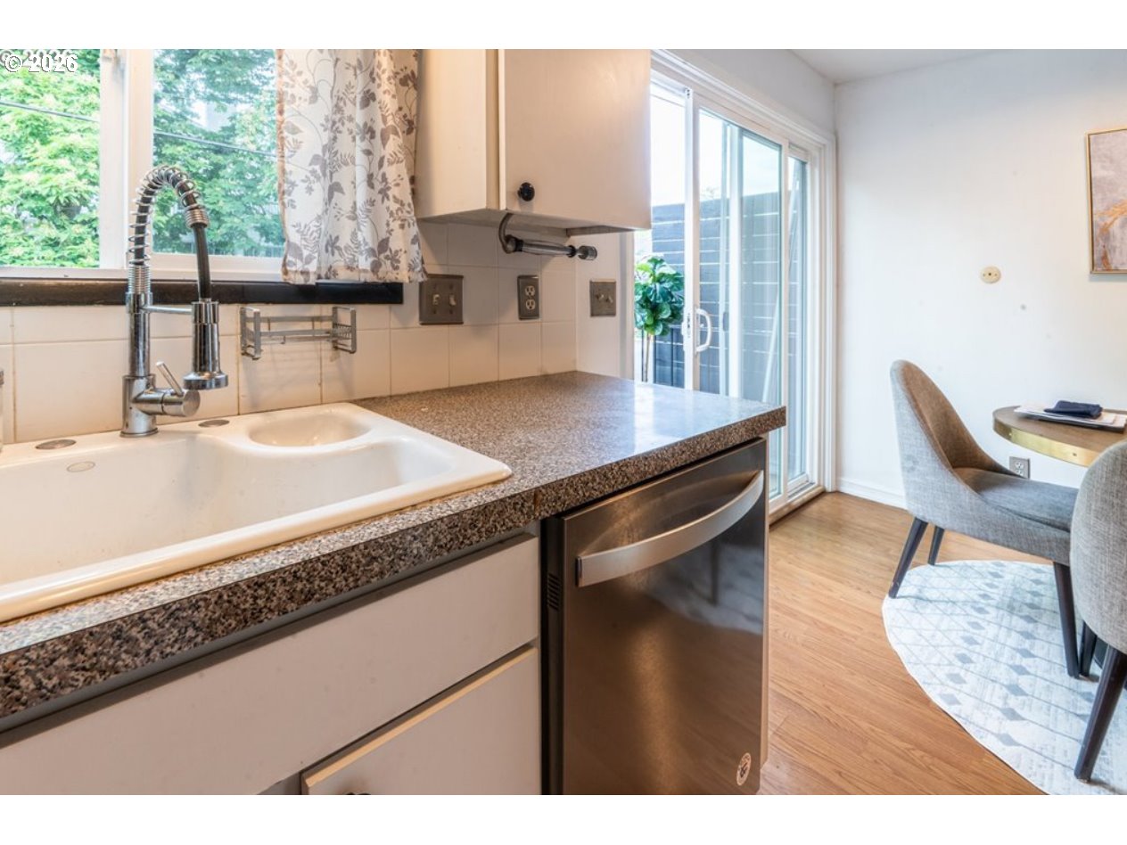 1827 Northeast Multnomah Street Portland, OR 97232 - Photo 13 of 25