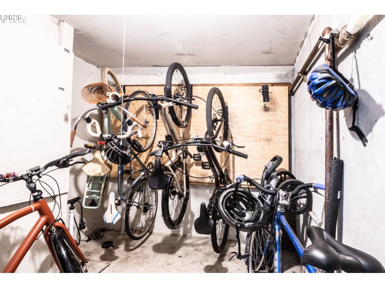 1827 Northeast Multnomah Street Portland, OR 97232 - Photo 24 of 25