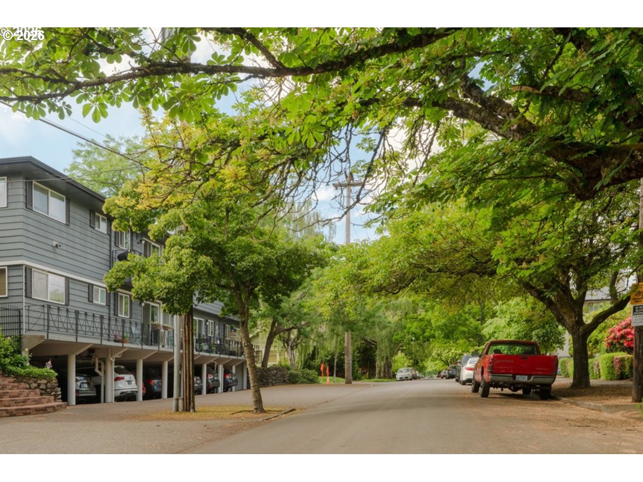 1827 Northeast Multnomah Street Portland, OR 97232 - Photo 5 of 25