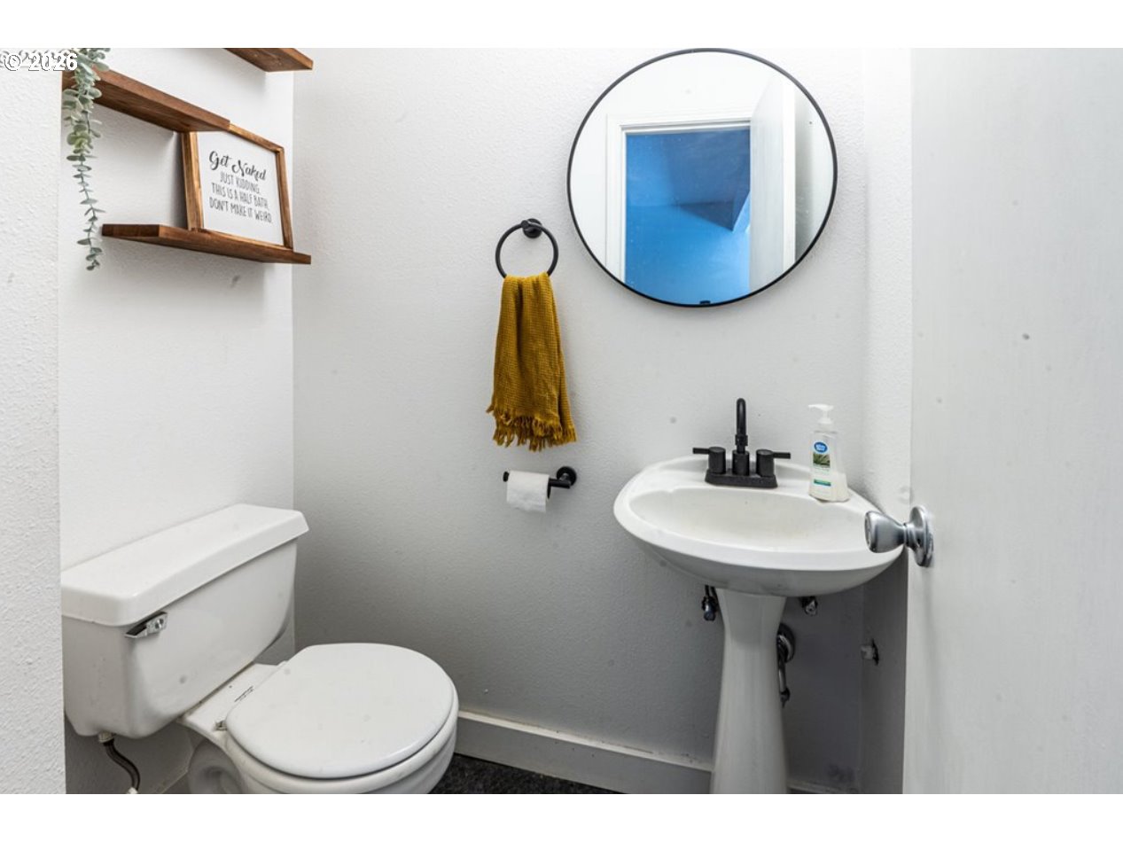 1827 Northeast Multnomah Street Portland, OR 97232 - Photo 8 of 25