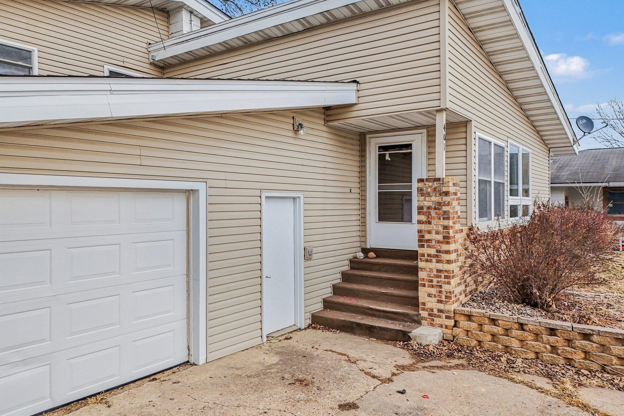 401 2nd Street East Wanamingo, MN 55983 - Photo 2 of 28