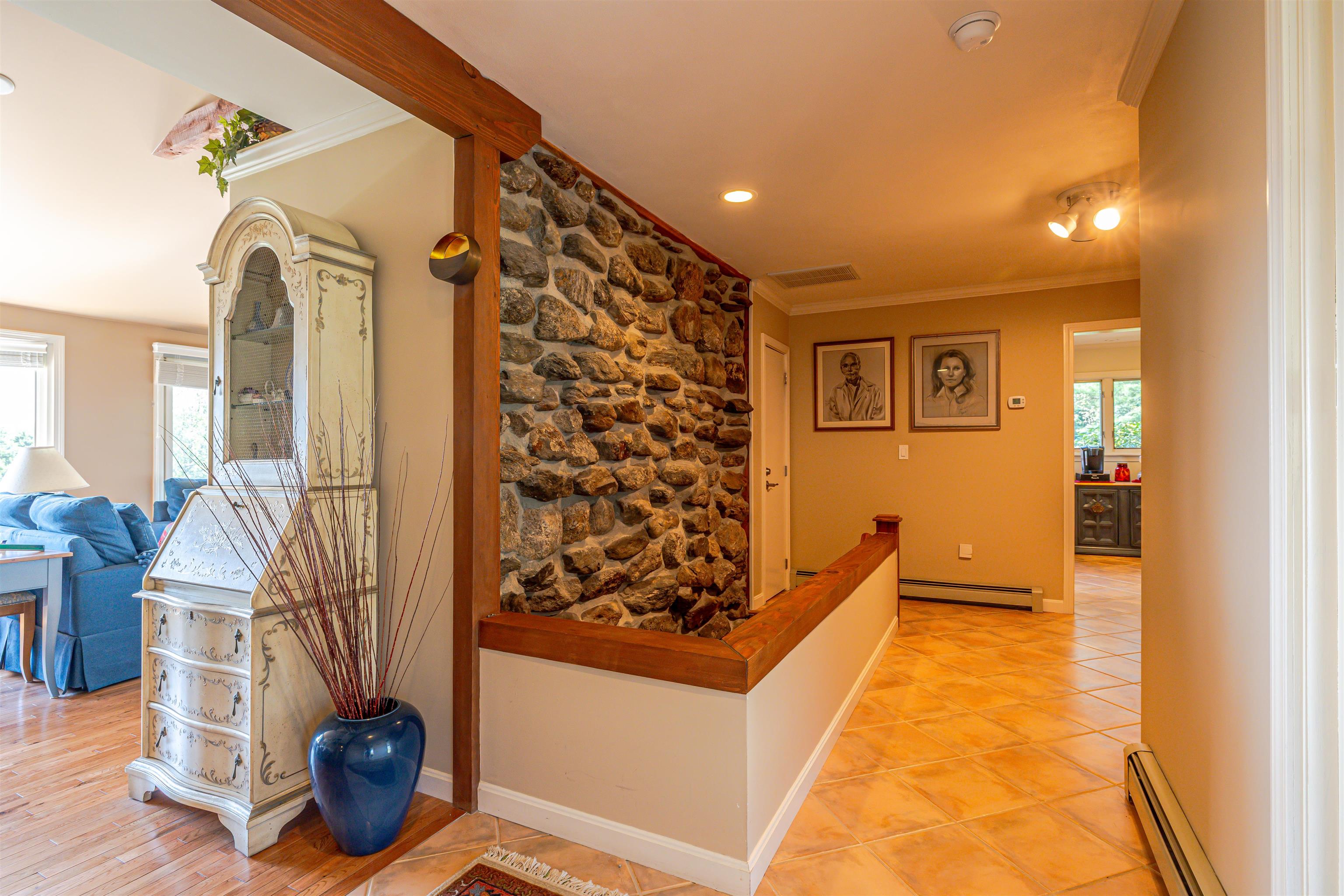 235 Mountain Road Concord, NH 03301 - Photo 7 of 60