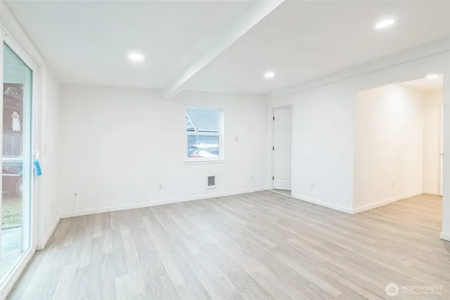 $499,900 | 15421 10th Avenue Southwest, Burien, WA 98166