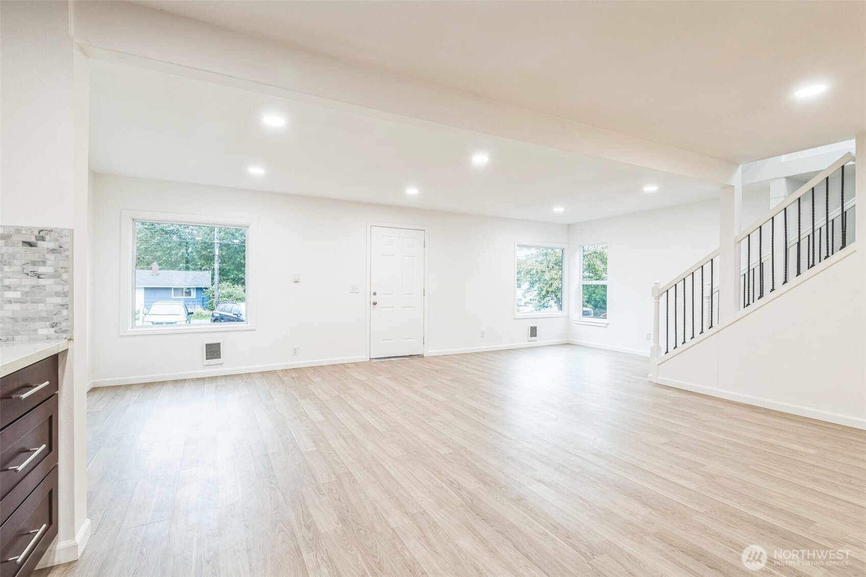 15421 10th Avenue Southwest Burien, WA 98166 - Photo 4 of 18