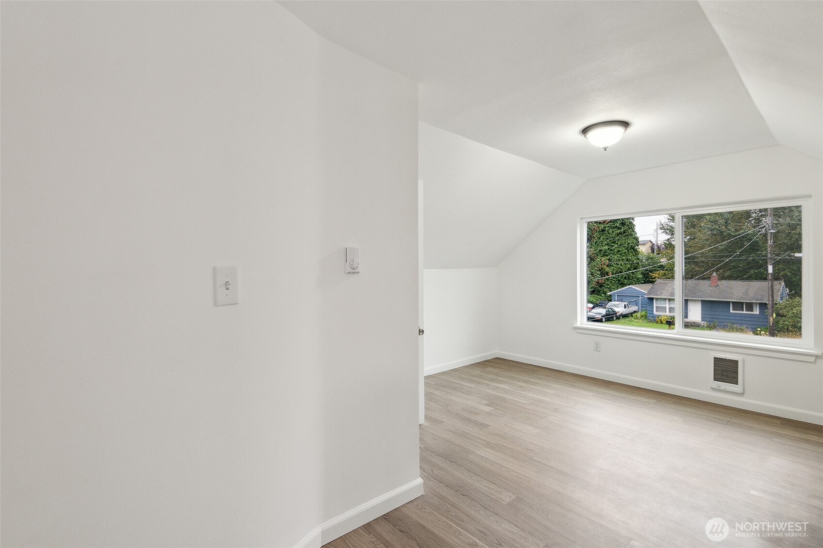 15421 10th Avenue Southwest Burien, WA 98166 - Photo 5 of 18