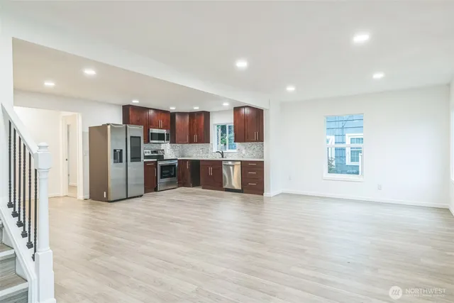 $499,900 | 15421 10th Avenue Southwest, Burien, WA 98166