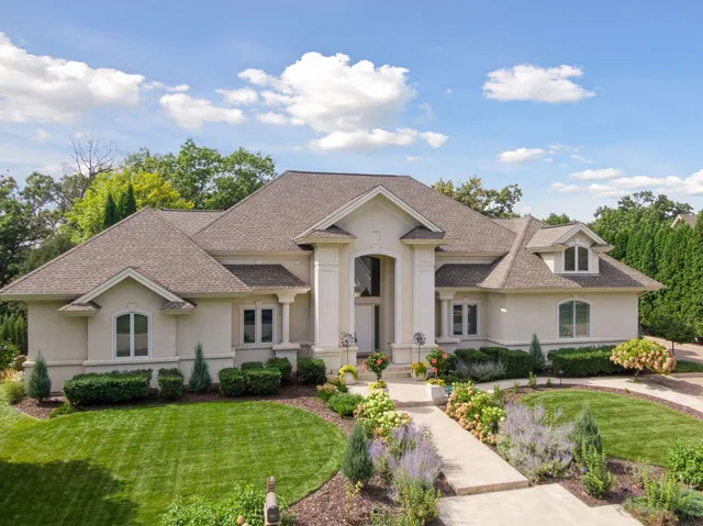 $1,599,900 | 6314 McIntyre Point, Edina, MN 55439