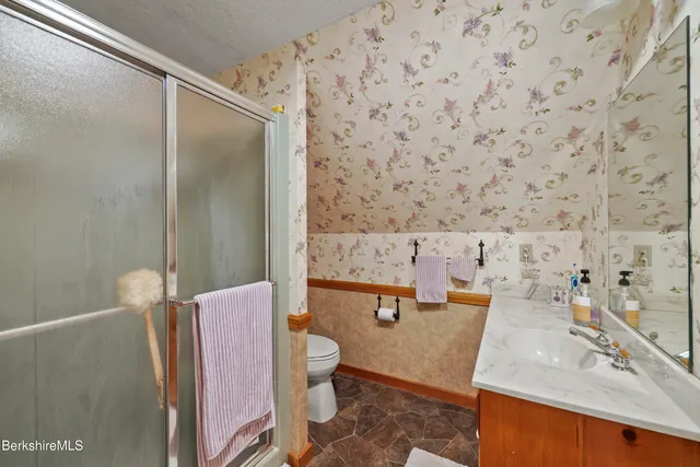 $859,900 | 135 East Street, Lee, MA 01238