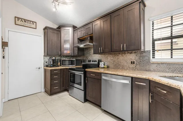 $285,000 | 6932 Bitterbush Place, Boynton Beach, FL 33472