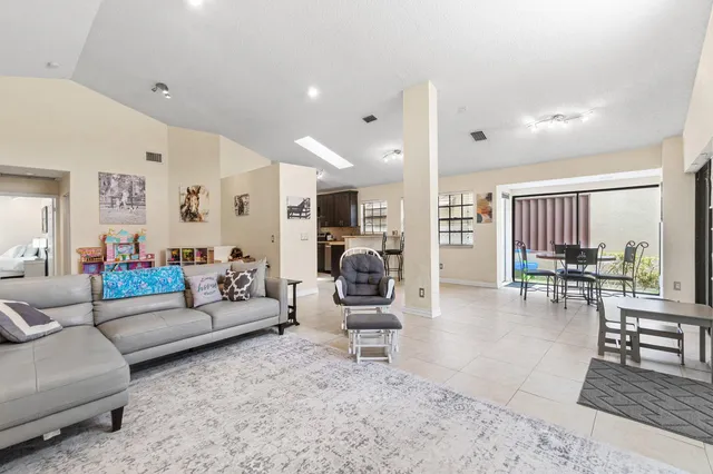 $285,000 | 6932 Bitterbush Place, Boynton Beach, FL 33472