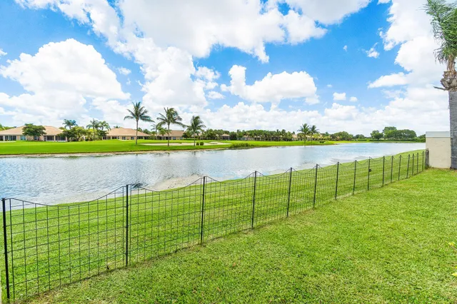 $285,000 | 6932 Bitterbush Place, Boynton Beach, FL 33472