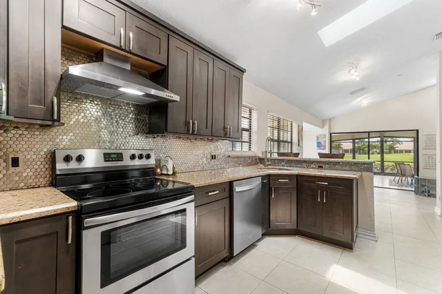 $285,000 | 6932 Bitterbush Place, Boynton Beach, FL 33472