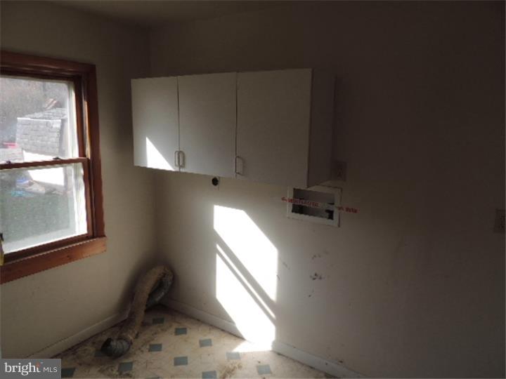 2381 White Oak Road Dover, DE 19901 - Photo 11 of 14 Laundry Room